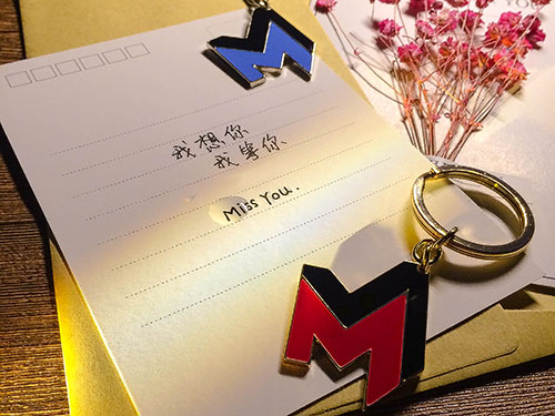 红蓝黑五金配件挂链